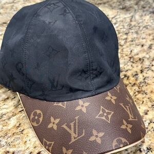 Authentic Louis Vuitton Get Ready Cap